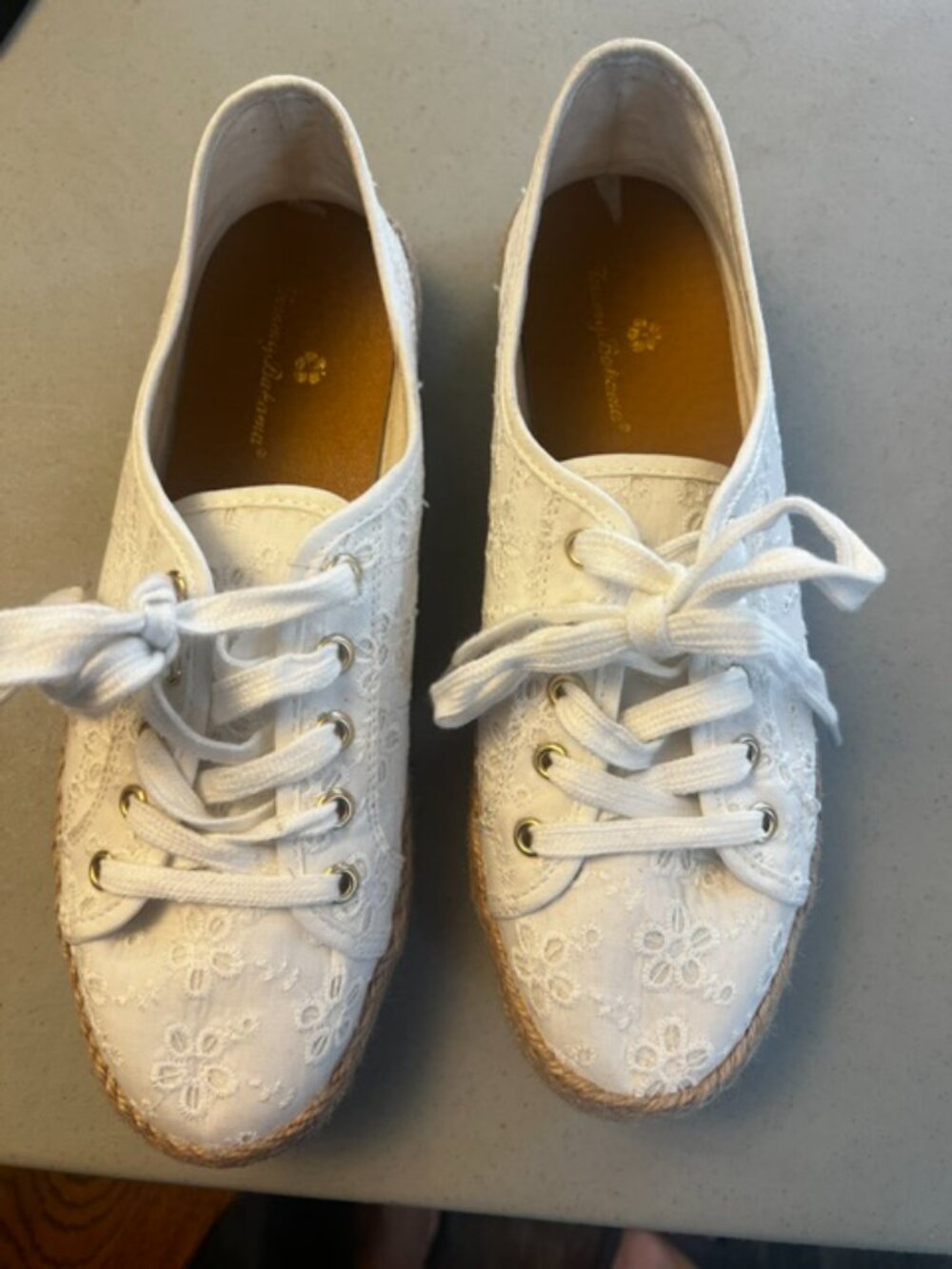 Women's Tommy Bahama Textile Canvas Shoe, Size 9, White, Lace up, Ex Condition!